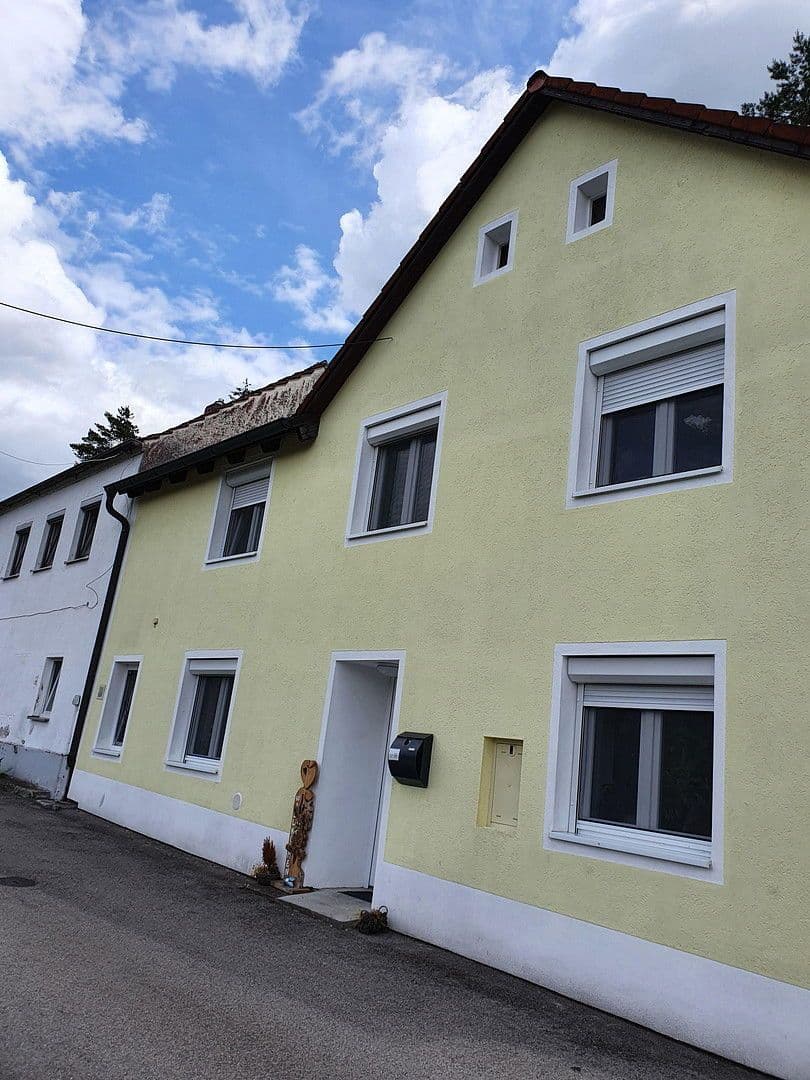 Predaj domu 145 m², pozemek 452 m², Altmannstein, Bavorsko Predaj domu 145 m², pozemek 452 m², Altmannstein, Bavorsko