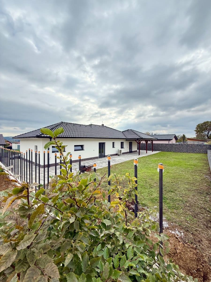 Predaj domu 180 m², pozemek 881 m², Ladova, Olomouc, Olomoucký kraj Predaj domu 180 m², pozemek 881 m², Ladova, Olomouc, Olomoucký kraj