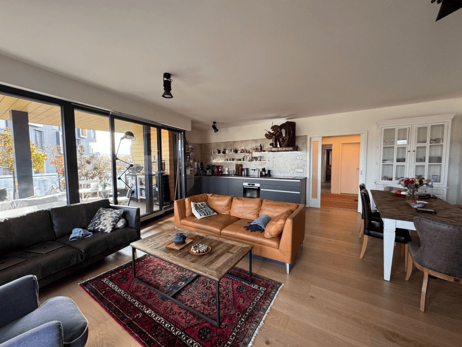 Prenájom bytu 3-izbový 96 m², Menclova, Praha, Praha Prenájom bytu 3-izbový 96 m², Menclova, Praha, Praha