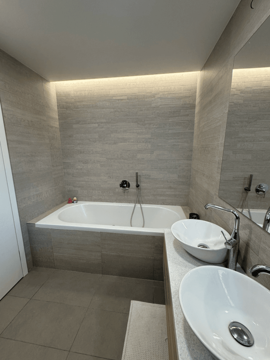 Prenájom bytu 3-izbový 96 m², Menclova, Praha, Praha Prenájom bytu 3-izbový 96 m², Menclova, Praha, Praha