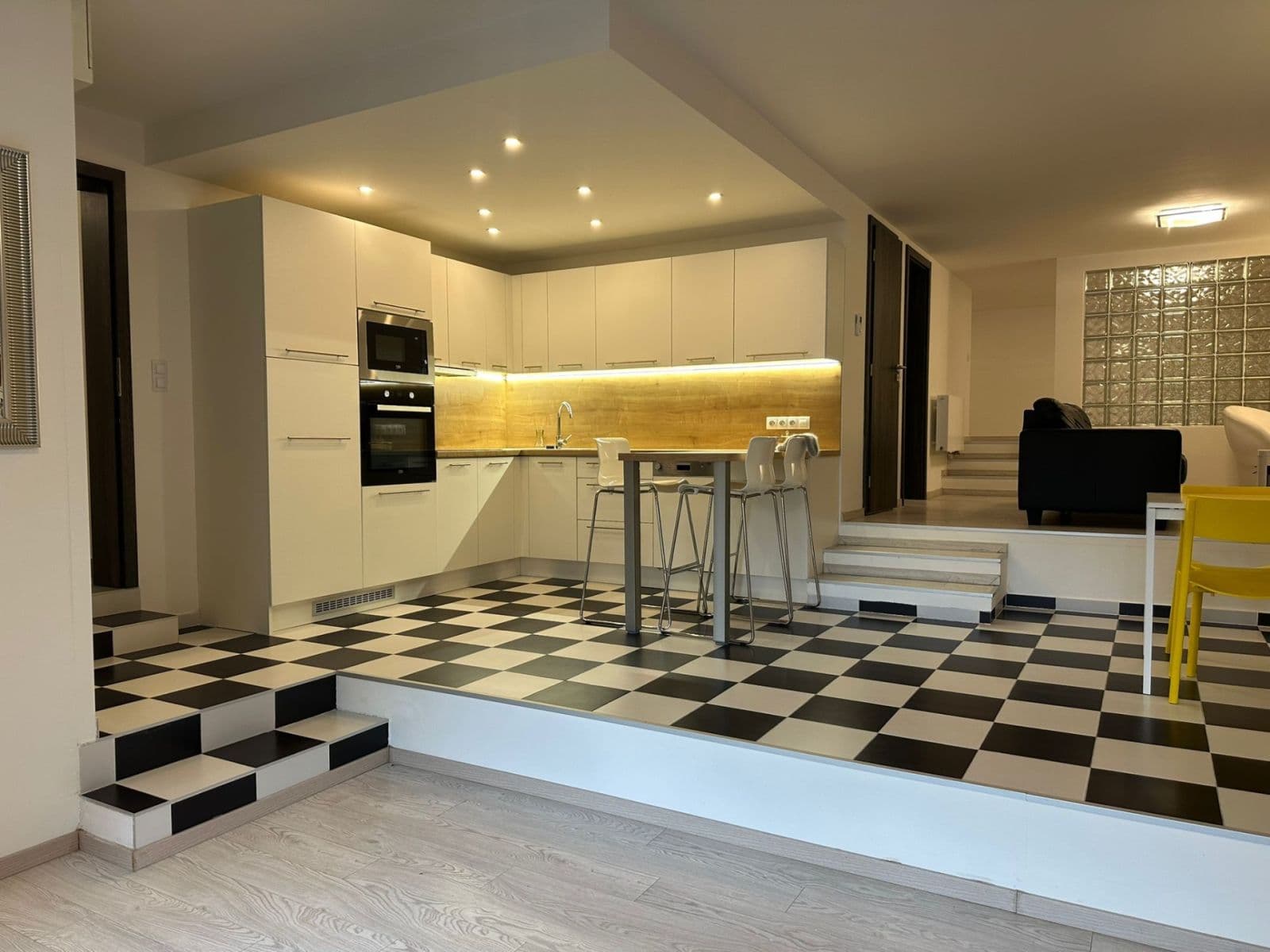 Predaj bytu 2-izbový 80 m², U Mlýnského kanálu, Praha, Praha Predaj bytu 2-izbový 80 m², U Mlýnského kanálu, Praha, Praha