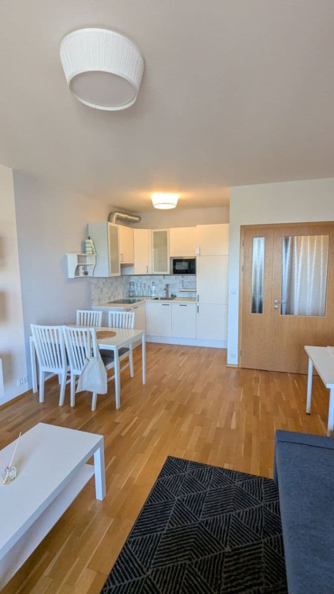 Prenájom bytu 2-izbový 69 m², Korunní, Praha, Praha Prenájom bytu 2-izbový 69 m², Korunní, Praha, Praha