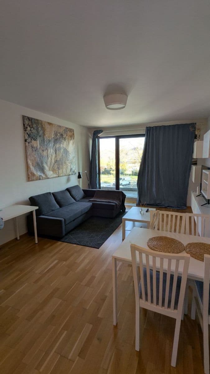 Prenájom bytu 2-izbový 69 m², Korunní, Praha, Praha Prenájom bytu 2-izbový 69 m², Korunní, Praha, Praha