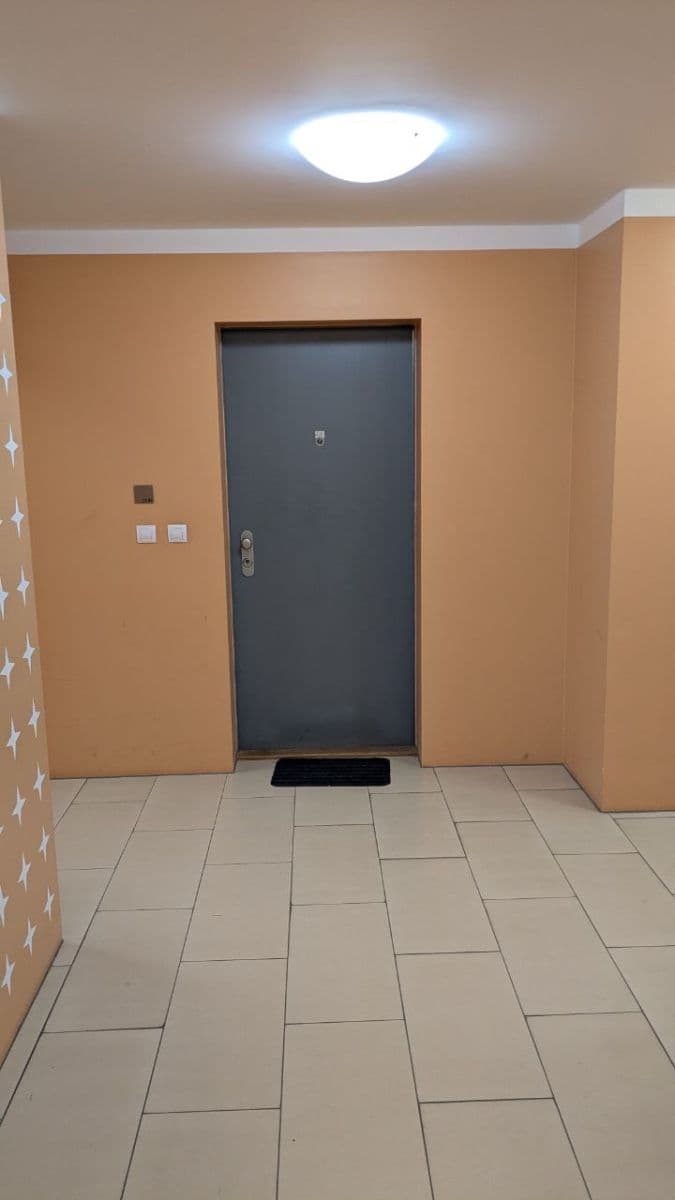 Prenájom bytu 2-izbový 69 m², Korunní, Praha, Praha Prenájom bytu 2-izbový 69 m², Korunní, Praha, Praha