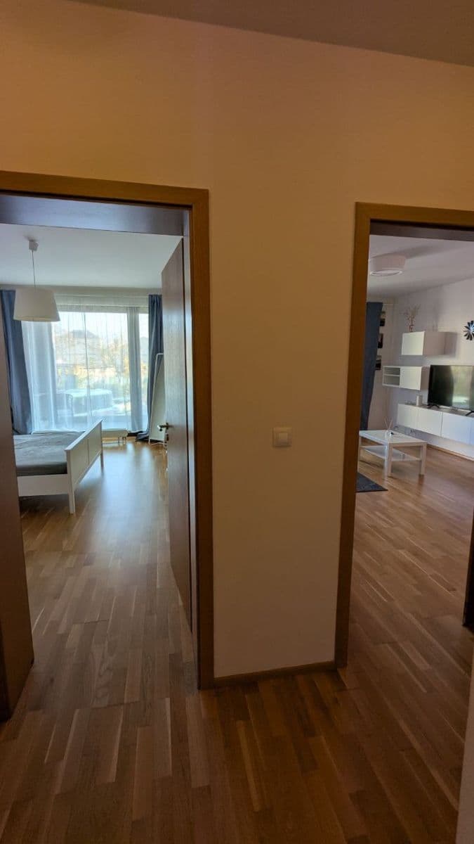 Prenájom bytu 2-izbový 69 m², Korunní, Praha, Praha Prenájom bytu 2-izbový 69 m², Korunní, Praha, Praha