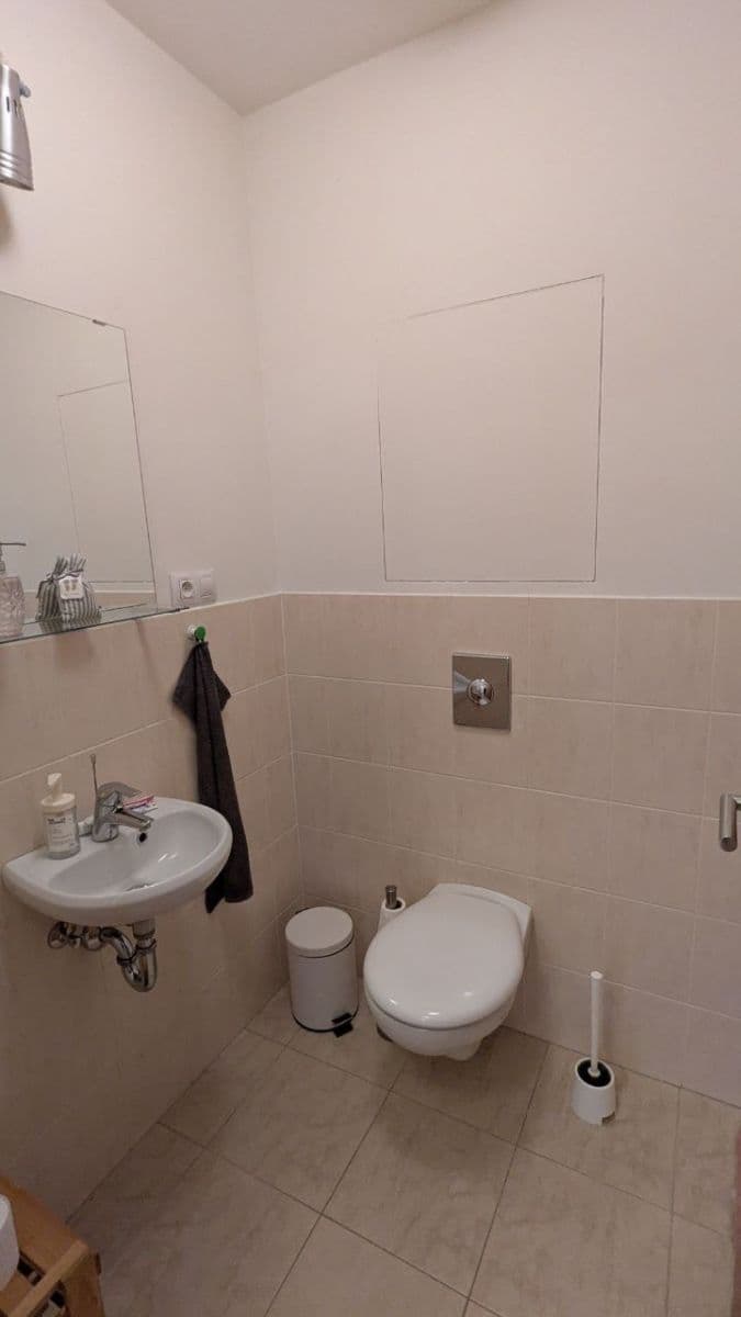 Prenájom bytu 2-izbový 69 m², Korunní, Praha, Praha Prenájom bytu 2-izbový 69 m², Korunní, Praha, Praha