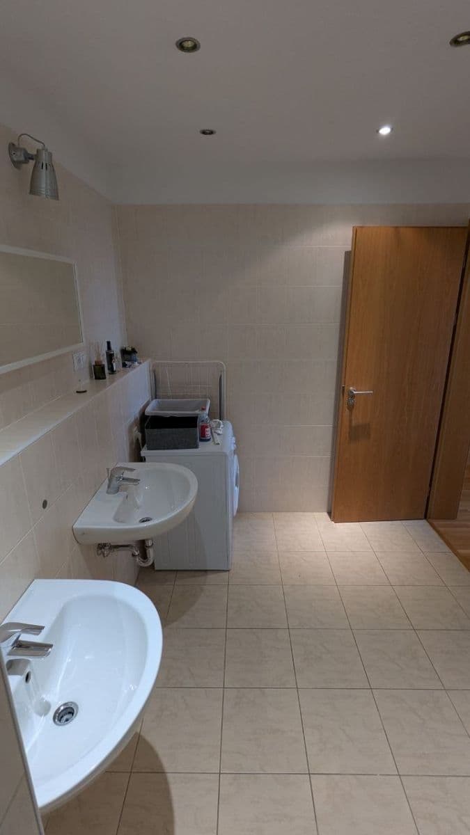 Prenájom bytu 2-izbový 69 m², Korunní, Praha, Praha Prenájom bytu 2-izbový 69 m², Korunní, Praha, Praha