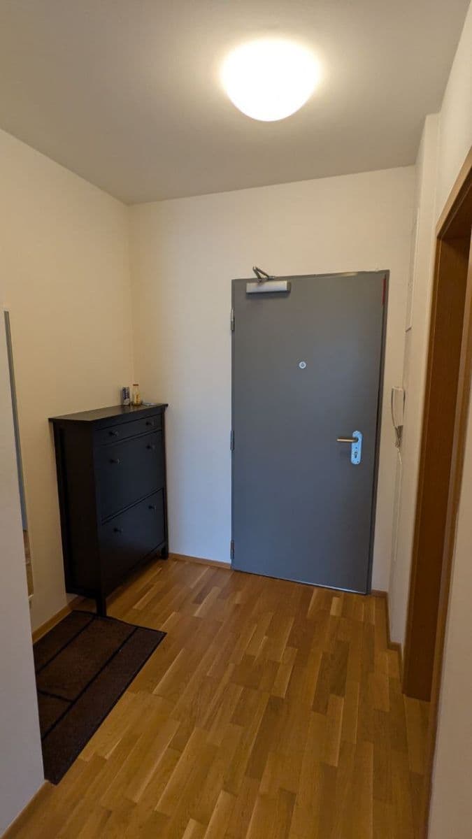 Prenájom bytu 2-izbový 69 m², Korunní, Praha, Praha Prenájom bytu 2-izbový 69 m², Korunní, Praha, Praha
