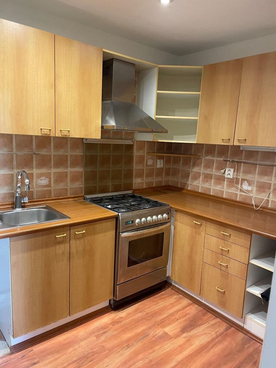 Prenájom bytu 2-izbový 55 m², Šrobárova, Praha, Praha Prenájom bytu 2-izbový 55 m², Šrobárova, Praha, Praha