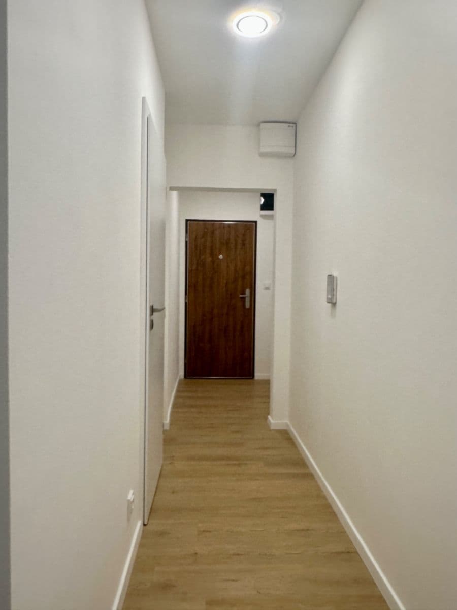 Predaj bytu 4-izbový 70 m², Pomořanská, Praha, Praha Predaj bytu 4-izbový 70 m², Pomořanská, Praha, Praha