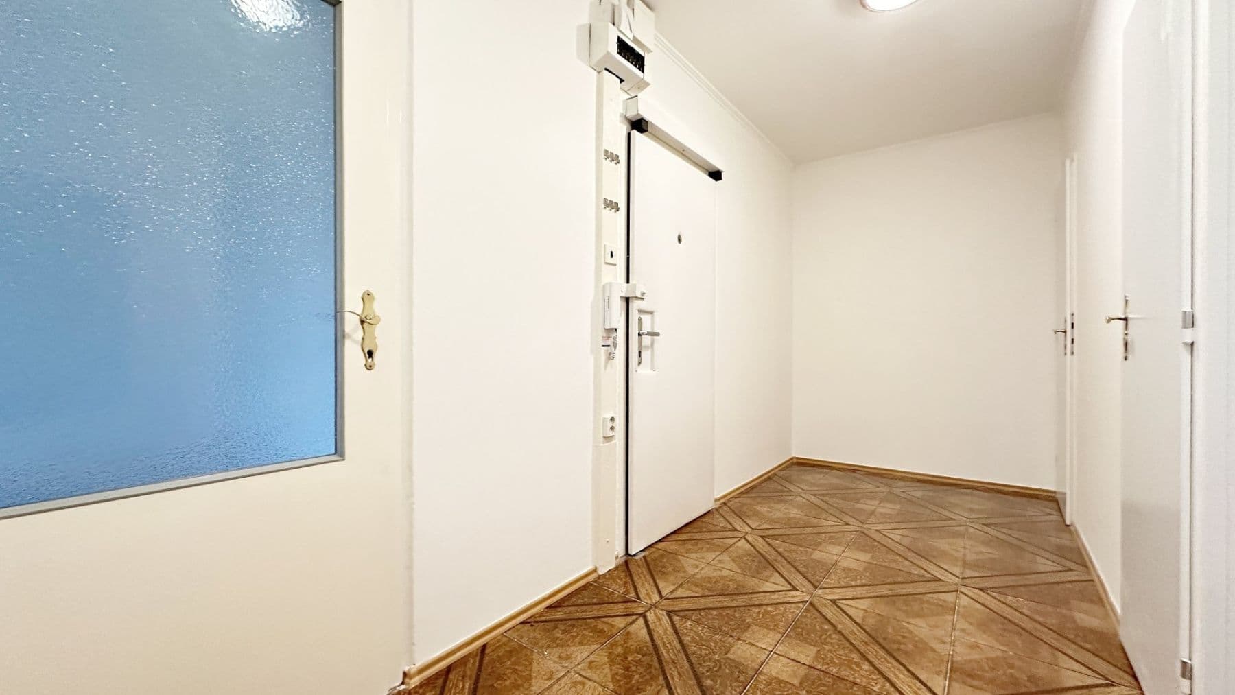 Prenájom bytu 3-izbový 65 m², Hrudičkova, Praha, Praha Prenájom bytu 3-izbový 65 m², Hrudičkova, Praha, Praha