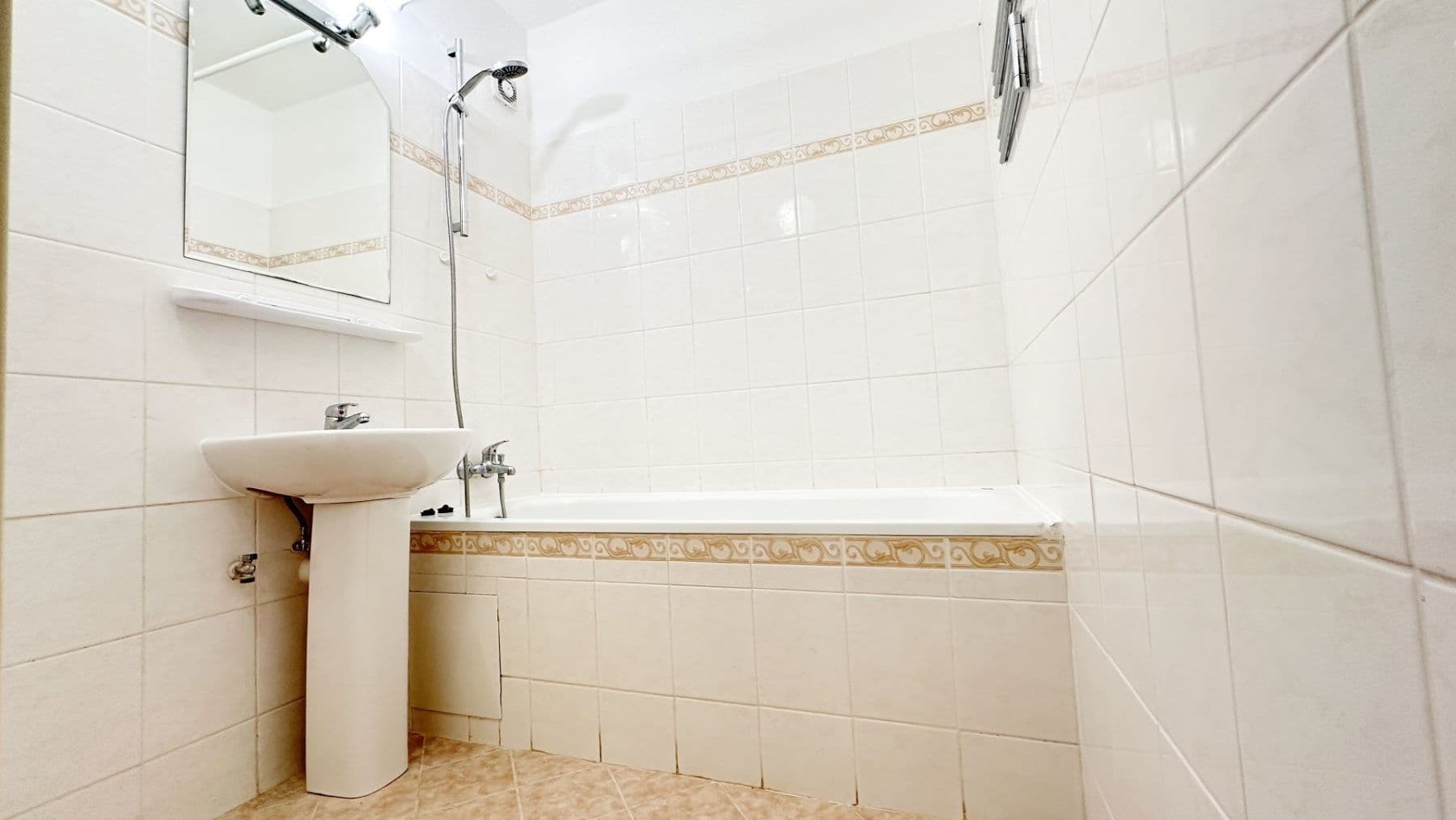 Prenájom bytu 3-izbový 65 m², Hrudičkova, Praha, Praha Prenájom bytu 3-izbový 65 m², Hrudičkova, Praha, Praha