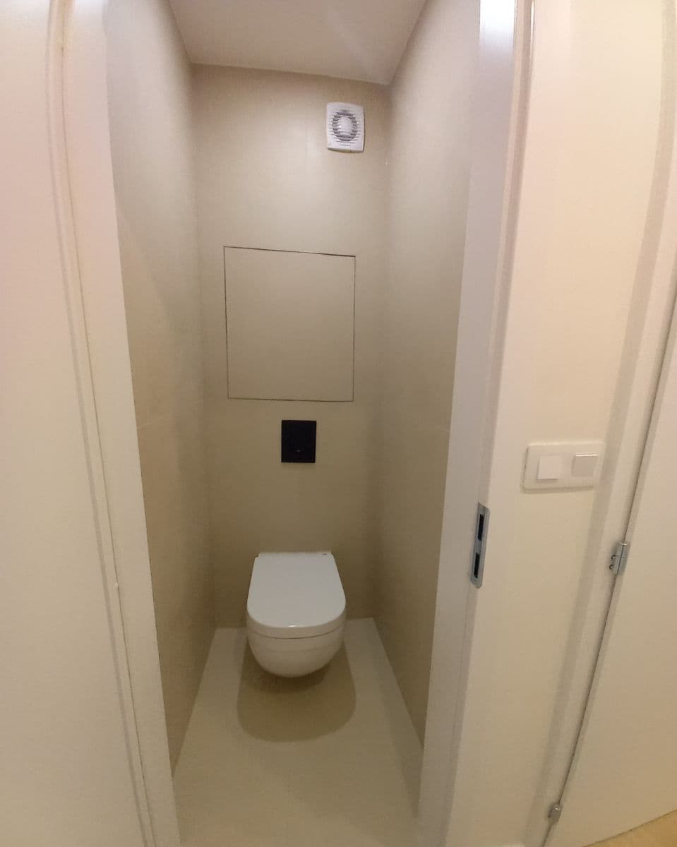 Prenájom bytu 3-izbový 54 m², Púchovská, Praha, Praha Prenájom bytu 3-izbový 54 m², Púchovská, Praha, Praha