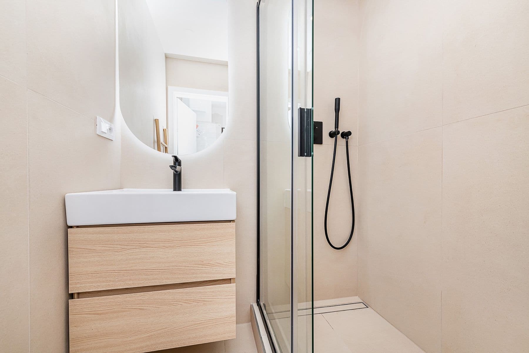 Prenájom bytu 3-izbový 54 m², Púchovská, Praha, Praha Prenájom bytu 3-izbový 54 m², Púchovská, Praha, Praha