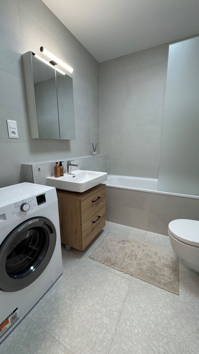 Predaj bytu 2-izbový 58 m², Hraničná, Ružinov, Bratislavský kraj Predaj bytu 2-izbový 58 m², Hraničná, Ružinov, Bratislavský kraj