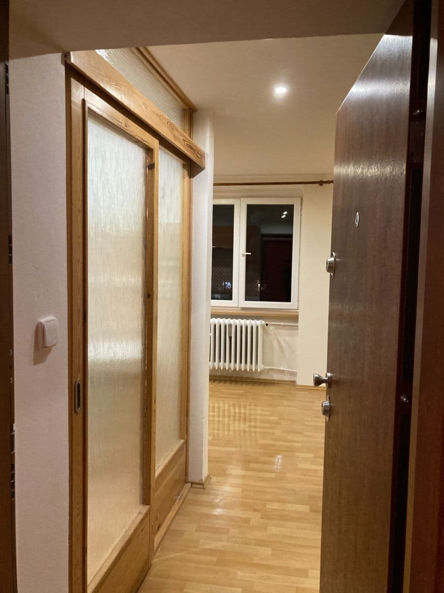 Prenájom bytu 1-izbový 30 m², Sevastopolská, Kladno, Středočeský kraj Prenájom bytu 1-izbový 30 m², Sevastopolská, Kladno, Středočeský kraj