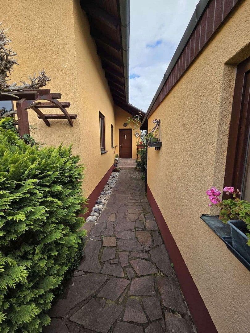 Predaj domu 128 m², pozemek 585 m², Fasanenweg 7, Pyrbaum, Bavorsko Predaj domu 128 m², pozemek 585 m², Fasanenweg 7, Pyrbaum, Bavorsko