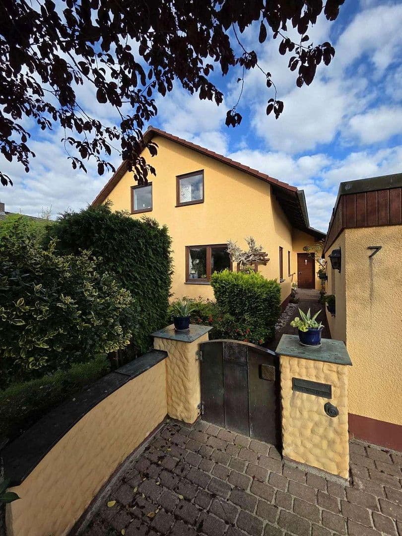 Predaj domu 128 m², pozemek 585 m², Fasanenweg 7, Pyrbaum, Bavorsko Predaj domu 128 m², pozemek 585 m², Fasanenweg 7, Pyrbaum, Bavorsko