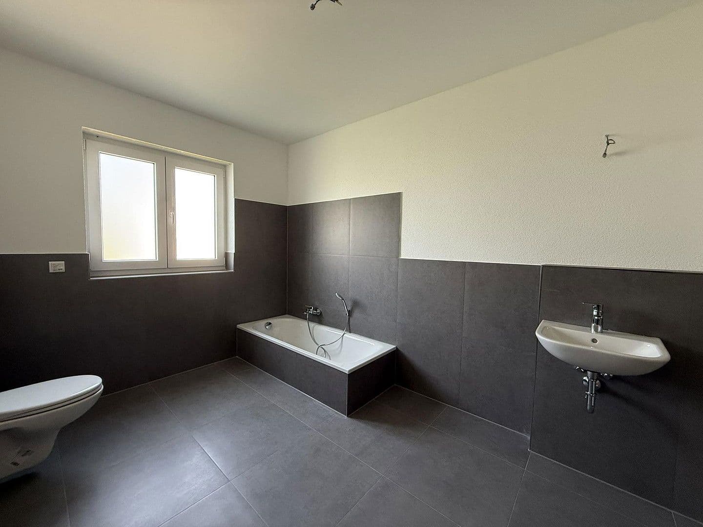 Predaj domu 143 m², pozemek 210 m², Nidderau, Hesensko Predaj domu 143 m², pozemek 210 m², Nidderau, Hesensko