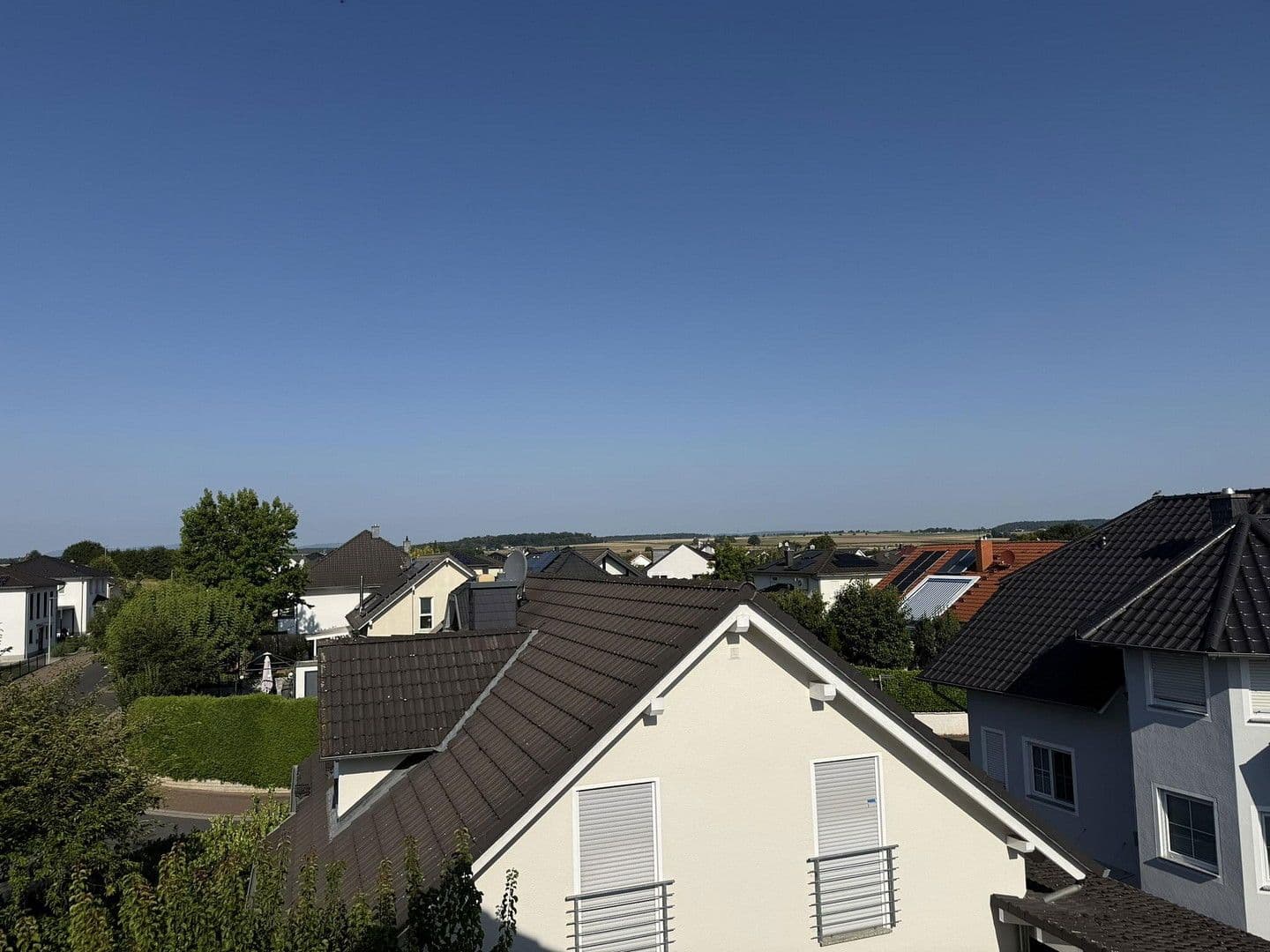 Predaj domu 143 m², pozemek 210 m², Nidderau, Hesensko Predaj domu 143 m², pozemek 210 m², Nidderau, Hesensko