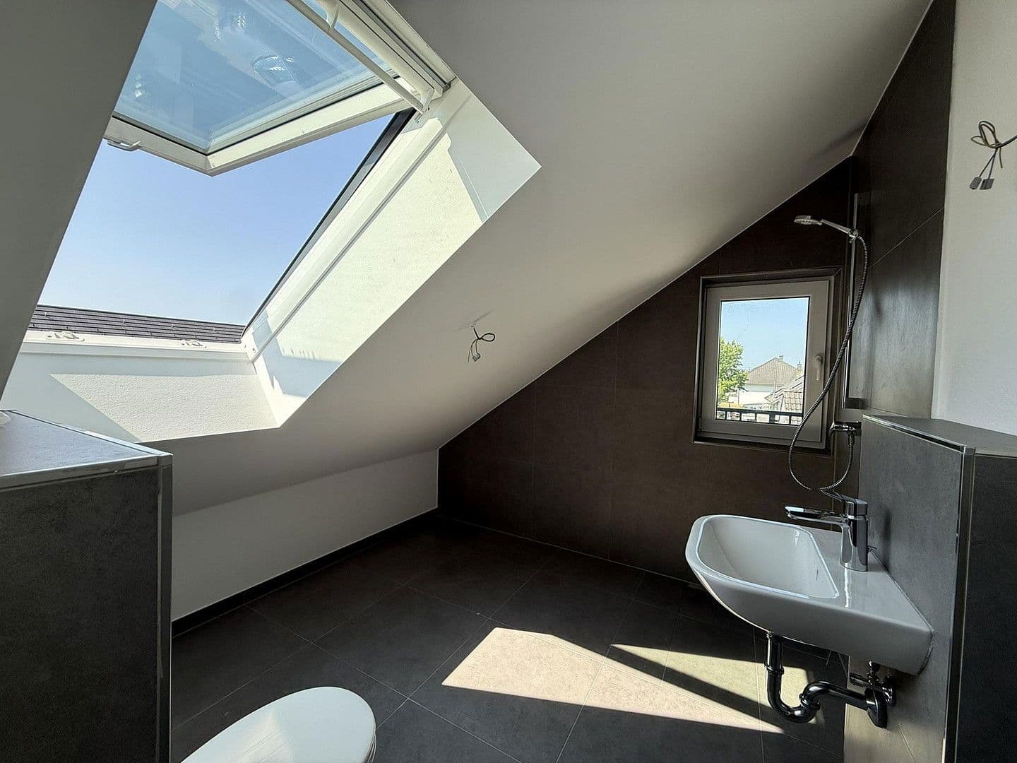 Predaj domu 143 m², pozemek 210 m², Nidderau, Hesensko Predaj domu 143 m², pozemek 210 m², Nidderau, Hesensko