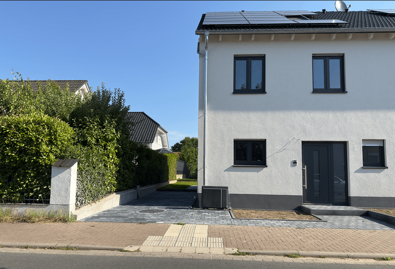 Predaj domu 143 m², pozemek 210 m², Nidderau, Hesensko Predaj domu 143 m², pozemek 210 m², Nidderau, Hesensko