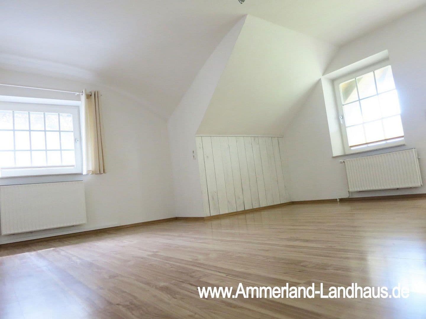 Predaj domu 310 m², pozemek 8.127 m², Westerstede, Dolné Sasko Predaj domu 310 m², pozemek 8.127 m², Westerstede, Dolné Sasko