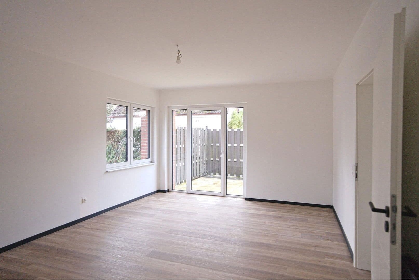 Prenájom bytu 4-izbový 118 m², Herrenruhmweg 9, Trittau, Šlezvicko-Holštajnsko Prenájom bytu 4-izbový 118 m², Herrenruhmweg 9, Trittau, Šlezvicko-Holštajnsko