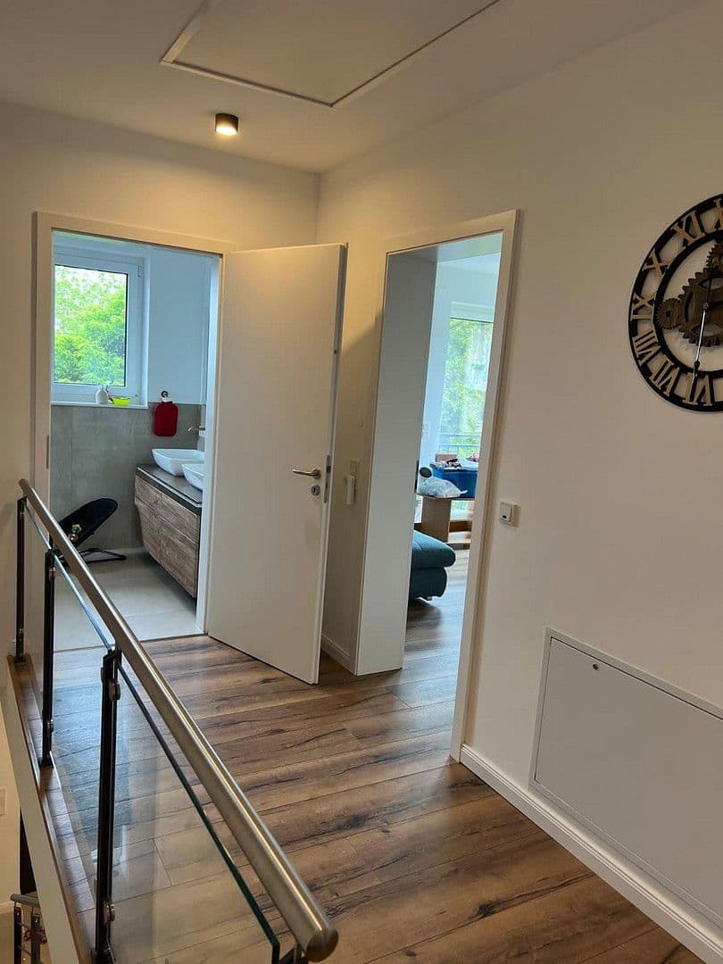 Prenájom domu 180 m², pozemek 520 m², Im Königsfeld 29 a, Sankt Katharinen, Porýnie-Falcko Prenájom domu 180 m², pozemek 520 m², Im Königsfeld 29 a, Sankt Katharinen, Porýnie-Falcko