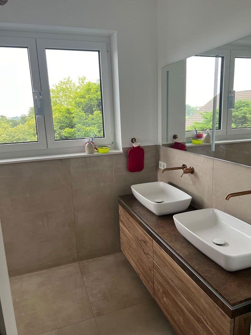 Prenájom domu 180 m², pozemek 520 m², Im Königsfeld 29 a, Sankt Katharinen, Porýnie-Falcko Prenájom domu 180 m², pozemek 520 m², Im Königsfeld 29 a, Sankt Katharinen, Porýnie-Falcko