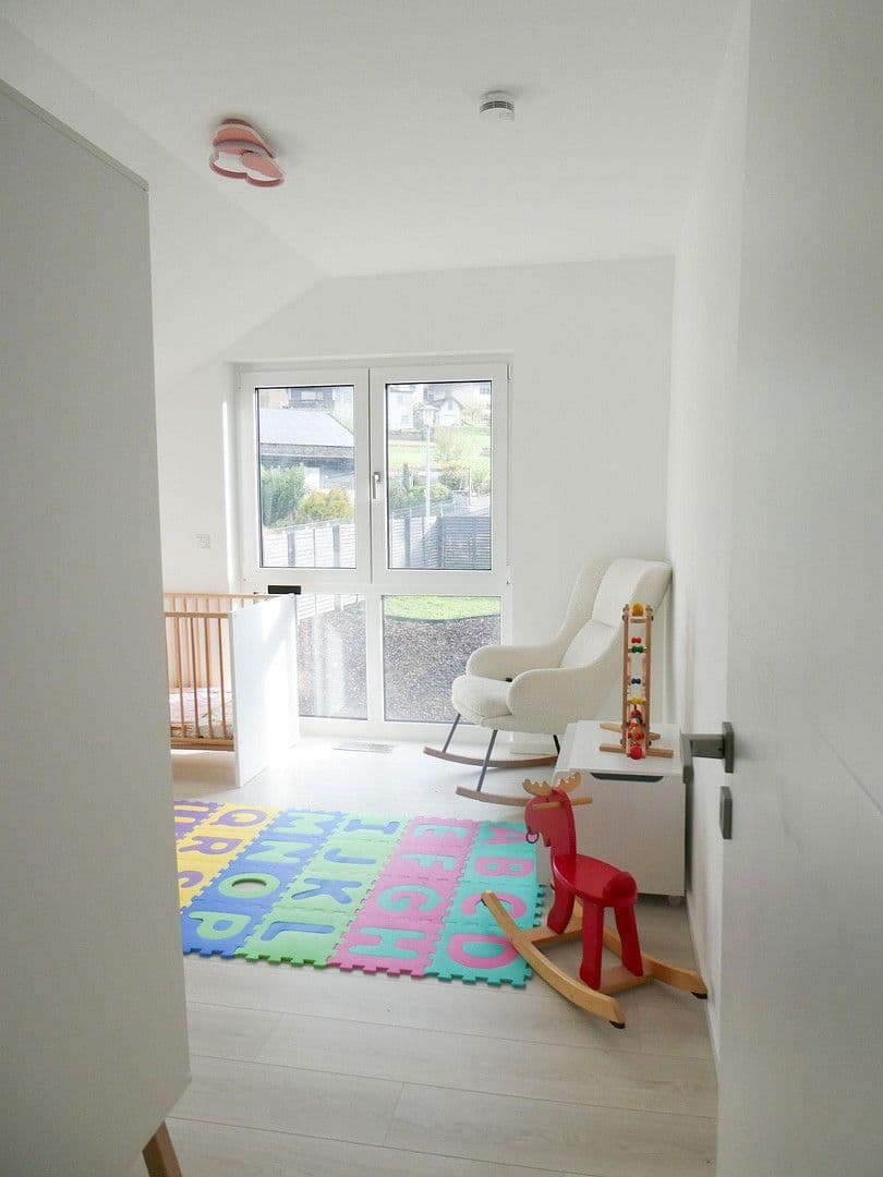 Prenájom domu 167 m², pozemek 1.730 m², Waldkappel, Hesensko Prenájom domu 167 m², pozemek 1.730 m², Waldkappel, Hesensko