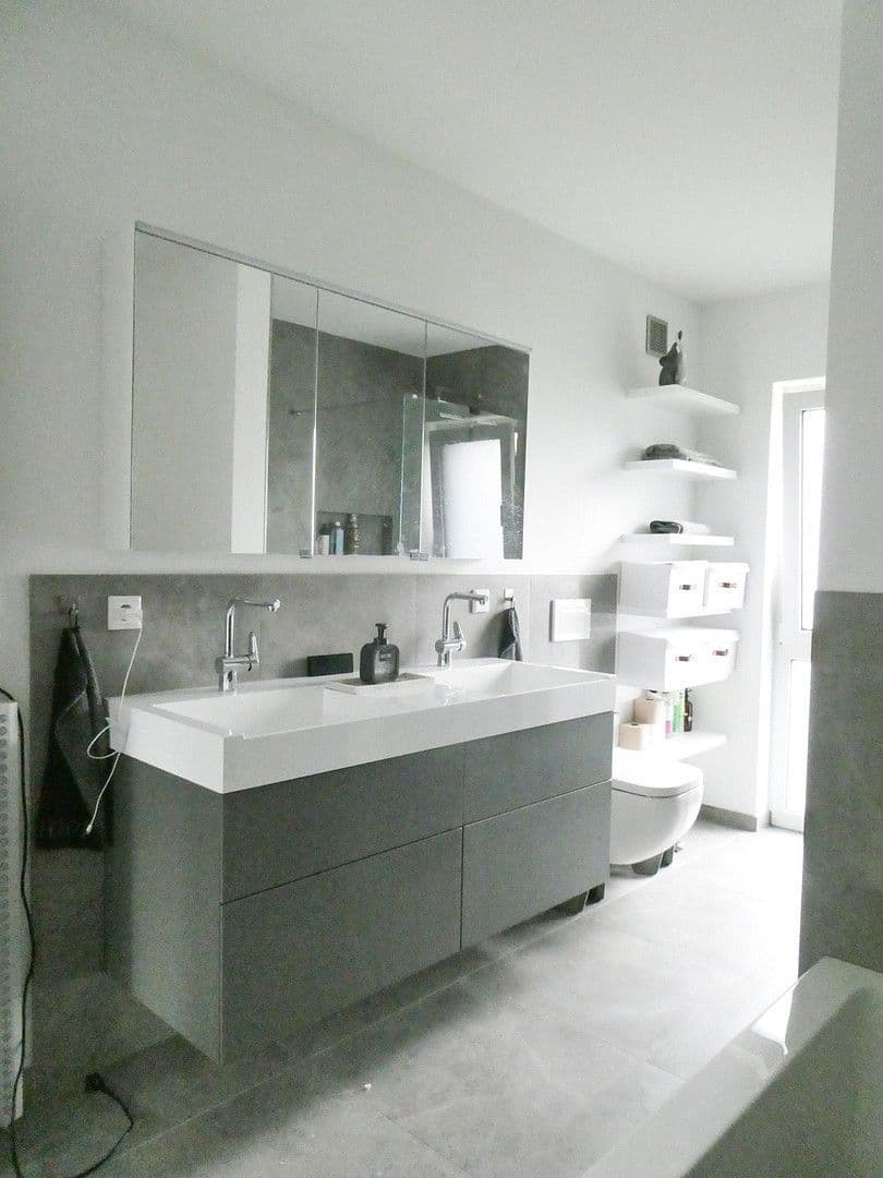 Prenájom domu 167 m², pozemek 1.730 m², Waldkappel, Hesensko Prenájom domu 167 m², pozemek 1.730 m², Waldkappel, Hesensko