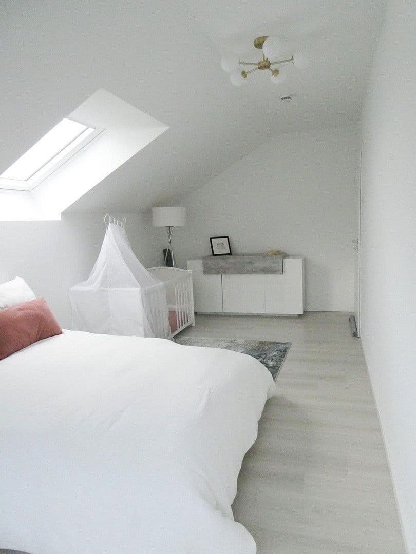 Prenájom domu 167 m², pozemek 1.730 m², Waldkappel, Hesensko Prenájom domu 167 m², pozemek 1.730 m², Waldkappel, Hesensko