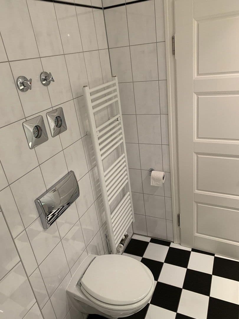 Prenájom bytu 1-izbový 65 m², Köln, Severné Porýnie - Westfálsko Prenájom bytu 1-izbový 65 m², Köln, Severné Porýnie - Westfálsko