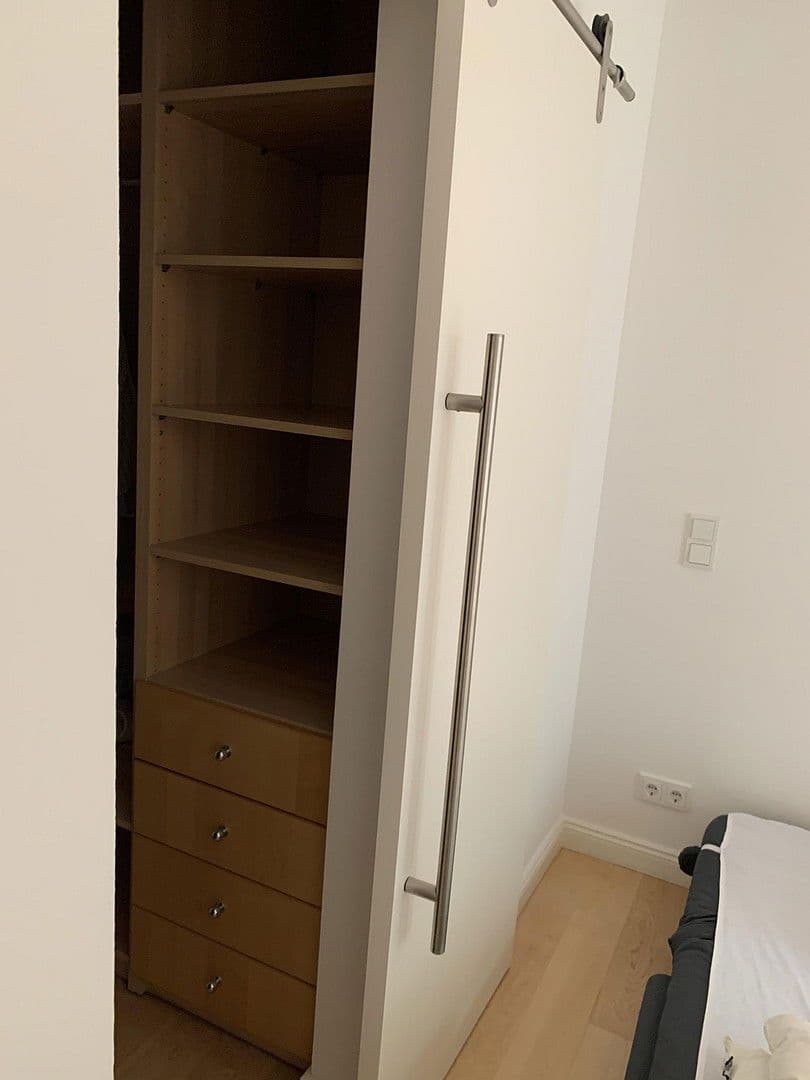 Prenájom bytu 1-izbový 65 m², Köln, Severné Porýnie - Westfálsko Prenájom bytu 1-izbový 65 m², Köln, Severné Porýnie - Westfálsko