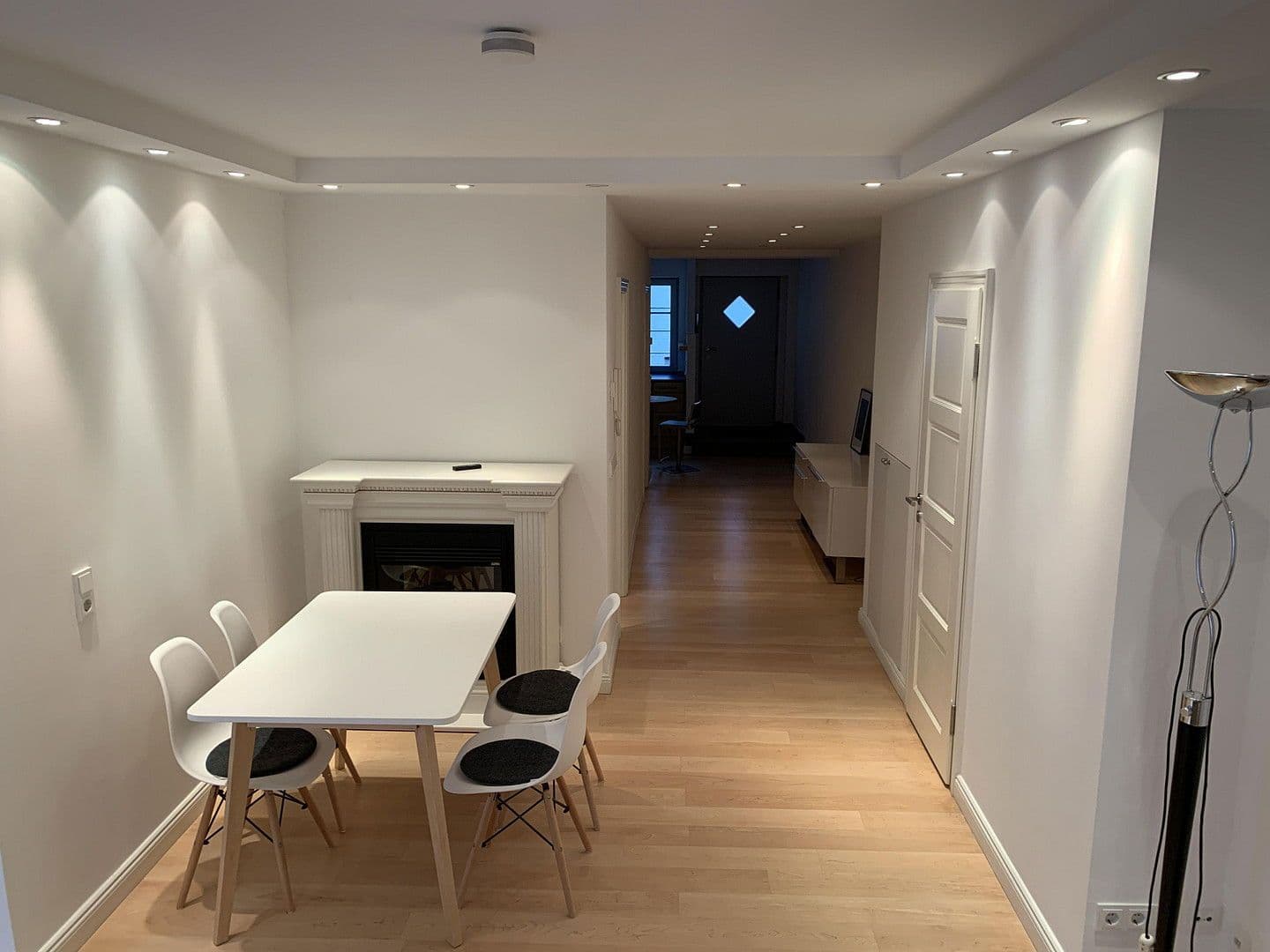 Prenájom bytu 1-izbový 65 m², Köln, Severné Porýnie - Westfálsko Prenájom bytu 1-izbový 65 m², Köln, Severné Porýnie - Westfálsko