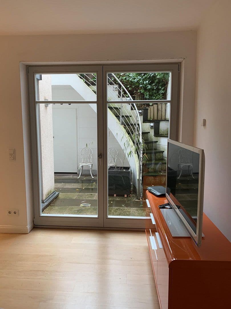 Prenájom bytu 1-izbový 65 m², Köln, Severné Porýnie - Westfálsko Prenájom bytu 1-izbový 65 m², Köln, Severné Porýnie - Westfálsko