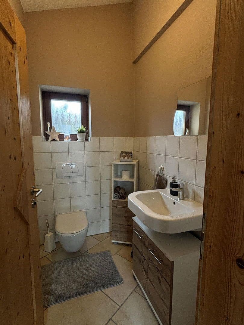 Predaj domu 232 m², pozemek 1.286 m², Tittmoning, Bavorsko Predaj domu 232 m², pozemek 1.286 m², Tittmoning, Bavorsko