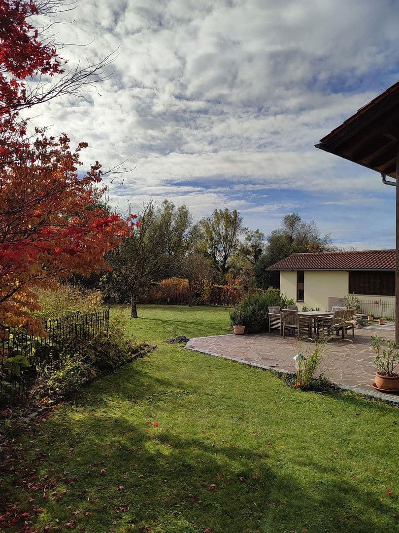 Predaj domu 232 m², pozemek 1.286 m², Tittmoning, Bavorsko Predaj domu 232 m², pozemek 1.286 m², Tittmoning, Bavorsko