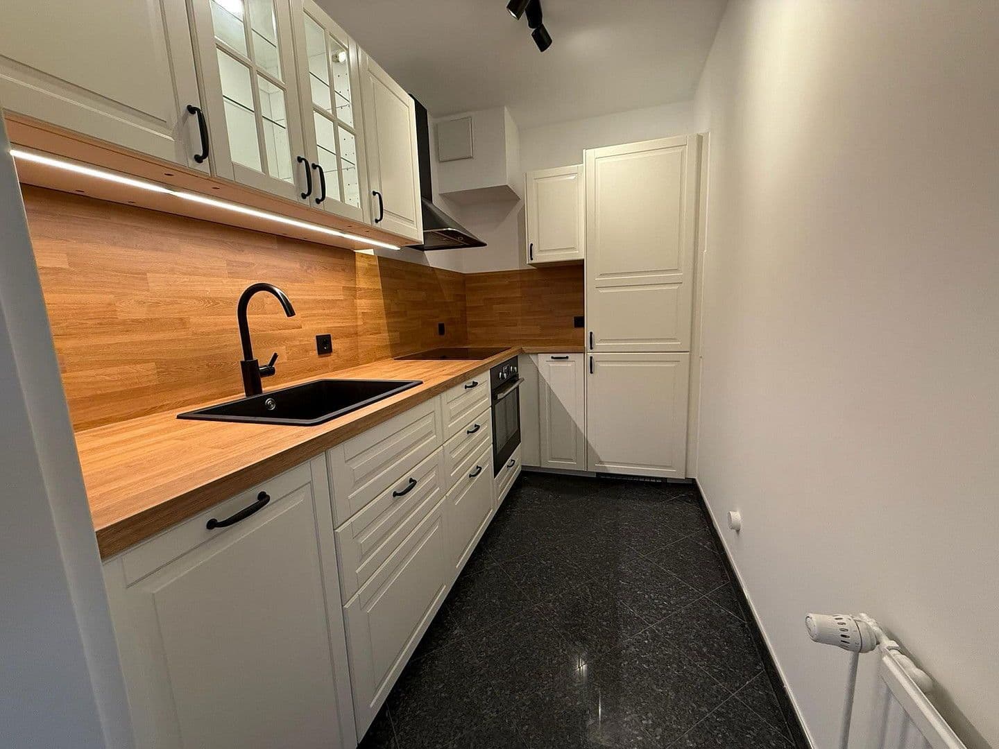 Prenájom bytu 2-izbový 60 m², Gustav-Heinemann-Straße 109, Bremen, Brémy Prenájom bytu 2-izbový 60 m², Gustav-Heinemann-Straße 109, Bremen, Brémy