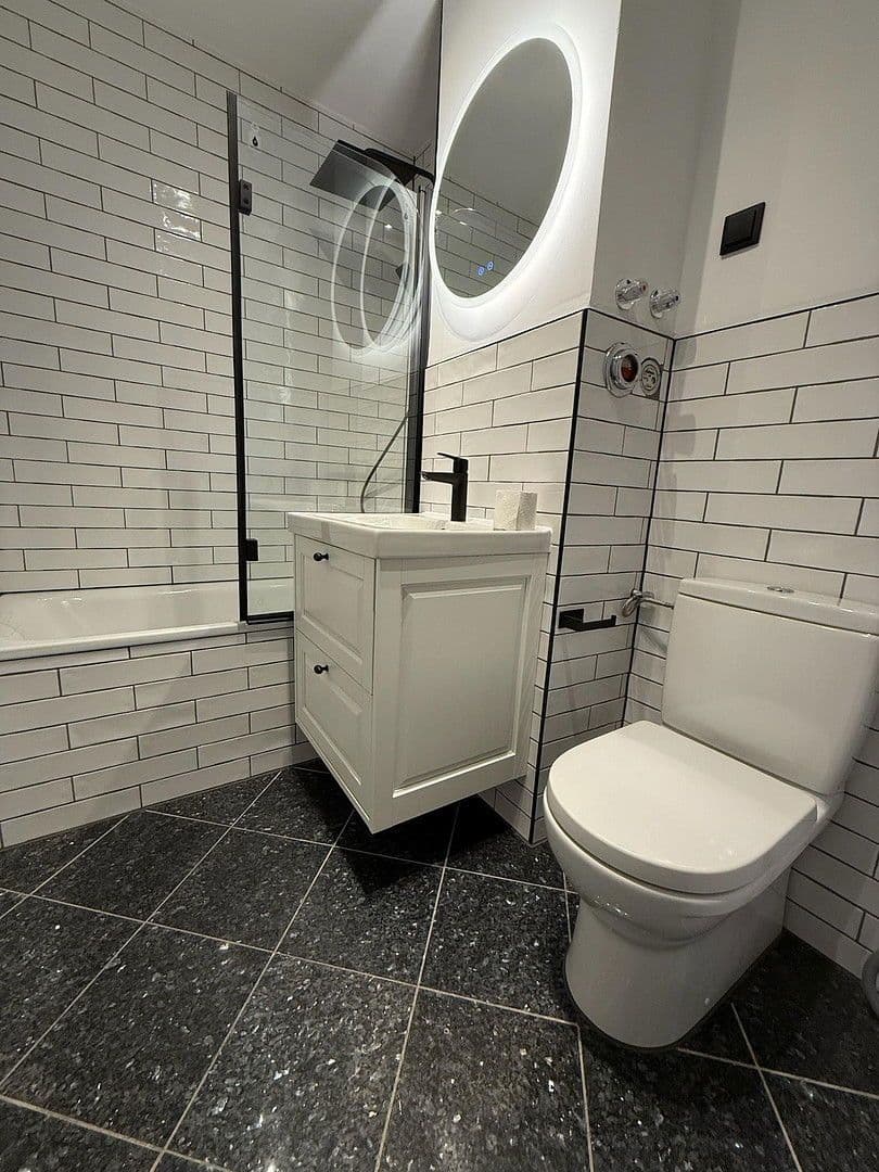 Prenájom bytu 2-izbový 60 m², Gustav-Heinemann-Straße 109, Bremen, Brémy Prenájom bytu 2-izbový 60 m², Gustav-Heinemann-Straße 109, Bremen, Brémy