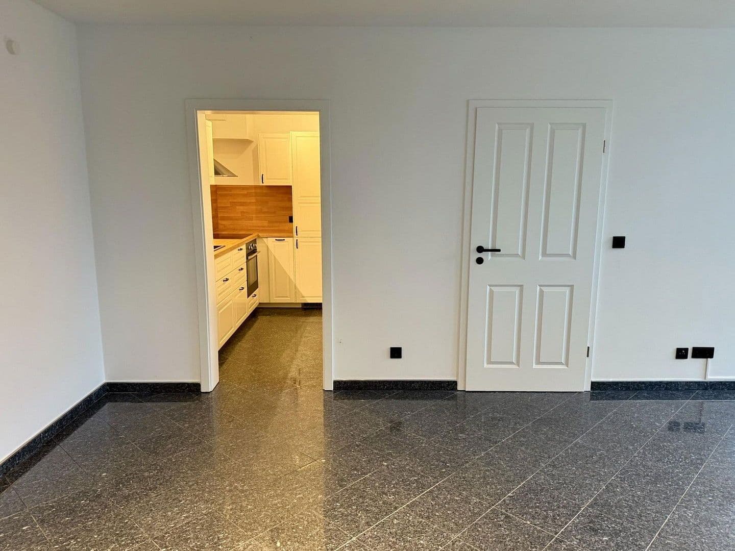 Prenájom bytu 2-izbový 60 m², Gustav-Heinemann-Straße 109, Bremen, Brémy Prenájom bytu 2-izbový 60 m², Gustav-Heinemann-Straße 109, Bremen, Brémy