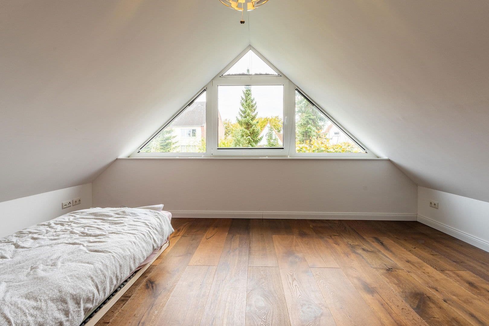 Predaj domu 117 m², pozemek 264 m², Kolberger Str., Stade, Dolné Sasko Predaj domu 117 m², pozemek 264 m², Kolberger Str., Stade, Dolné Sasko