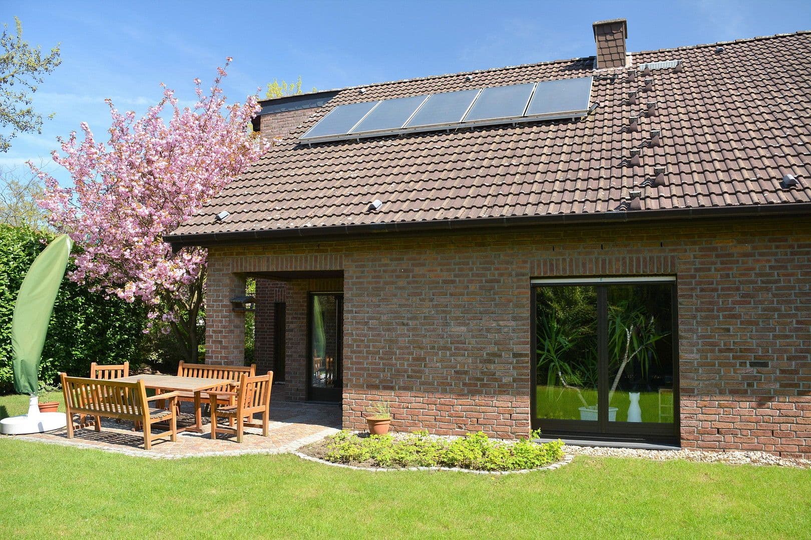 Predaj domu 165 m², pozemek 547 m², Duisburg, Severné Porýnie - Westfálsko Predaj domu 165 m², pozemek 547 m², Duisburg, Severné Porýnie - Westfálsko