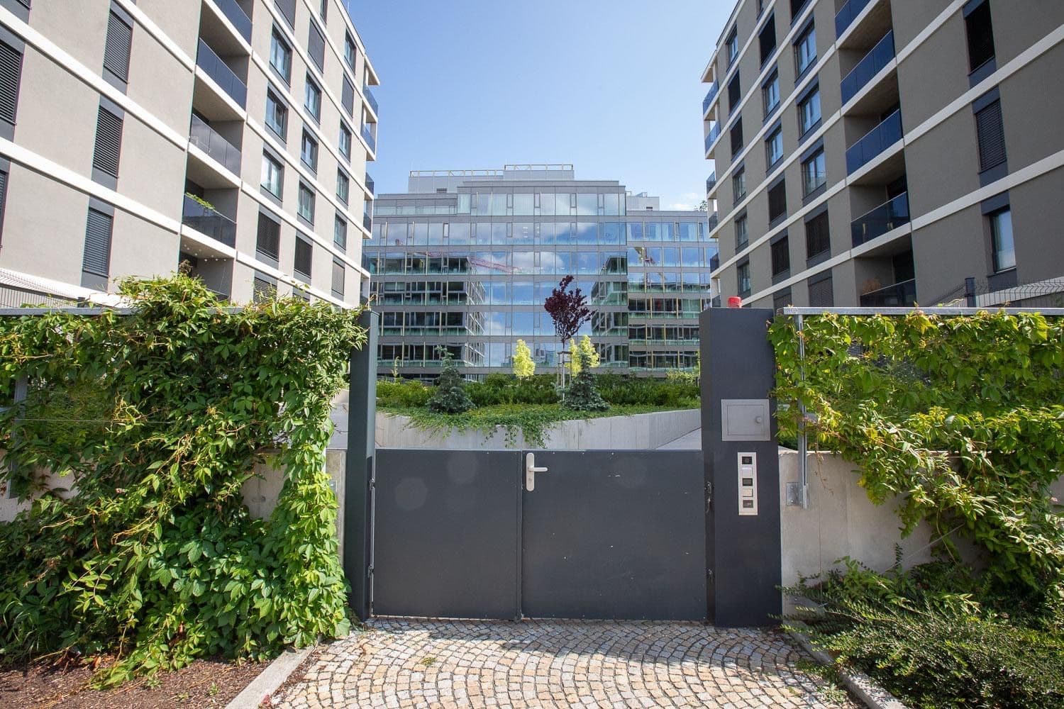 Prenájom bytu 2-izbový 60 m², Sokolova, Praha, Praha Prenájom bytu 2-izbový 60 m², Sokolova, Praha, Praha