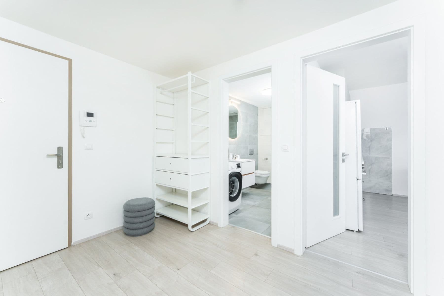 Prenájom bytu 53 m², V Háji, Praha, Praha Prenájom bytu 53 m², V Háji, Praha, Praha
