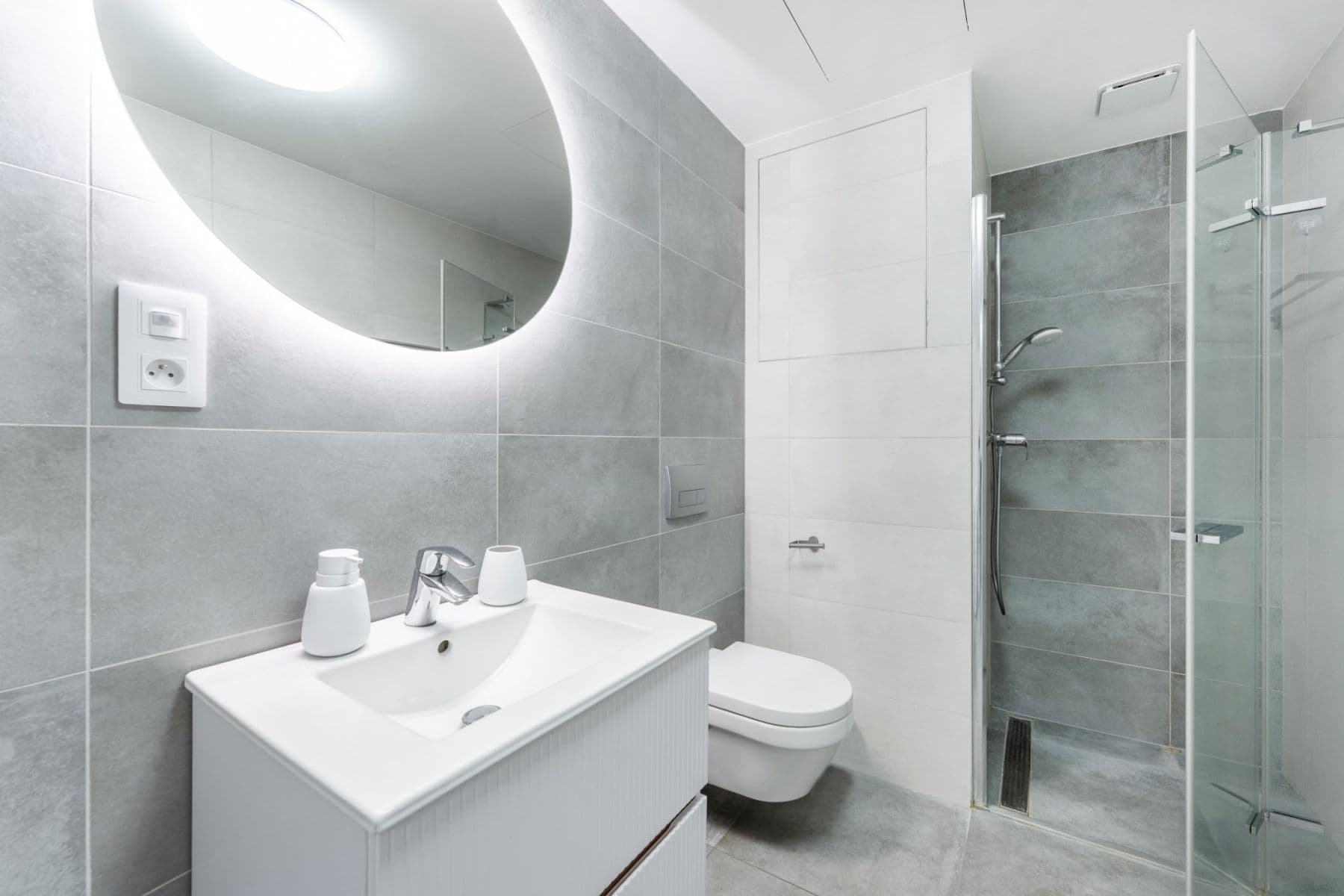 Prenájom bytu 53 m², V Háji, Praha, Praha Prenájom bytu 53 m², V Háji, Praha, Praha