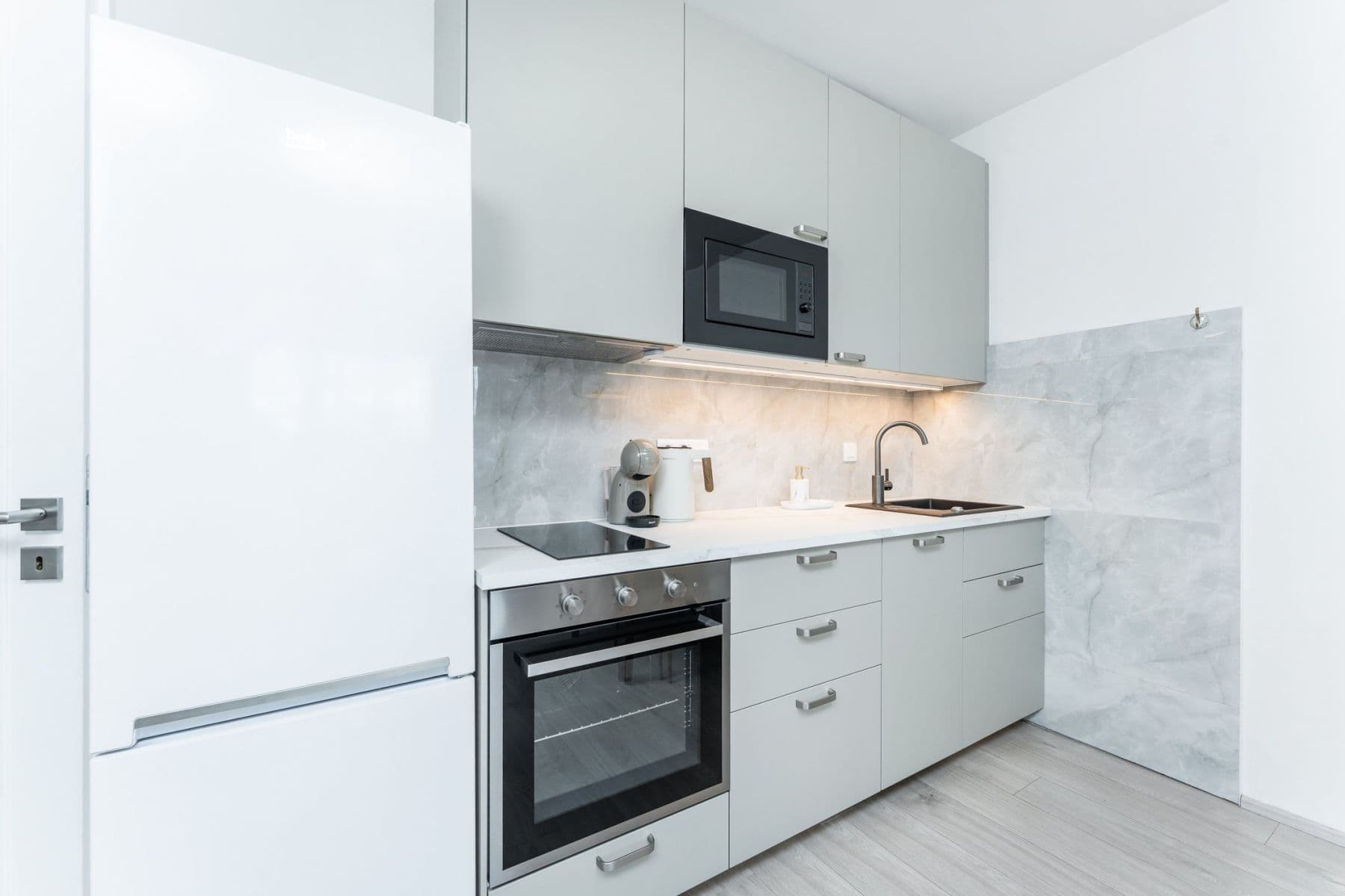 Prenájom bytu 53 m², V Háji, Praha, Praha Prenájom bytu 53 m², V Háji, Praha, Praha