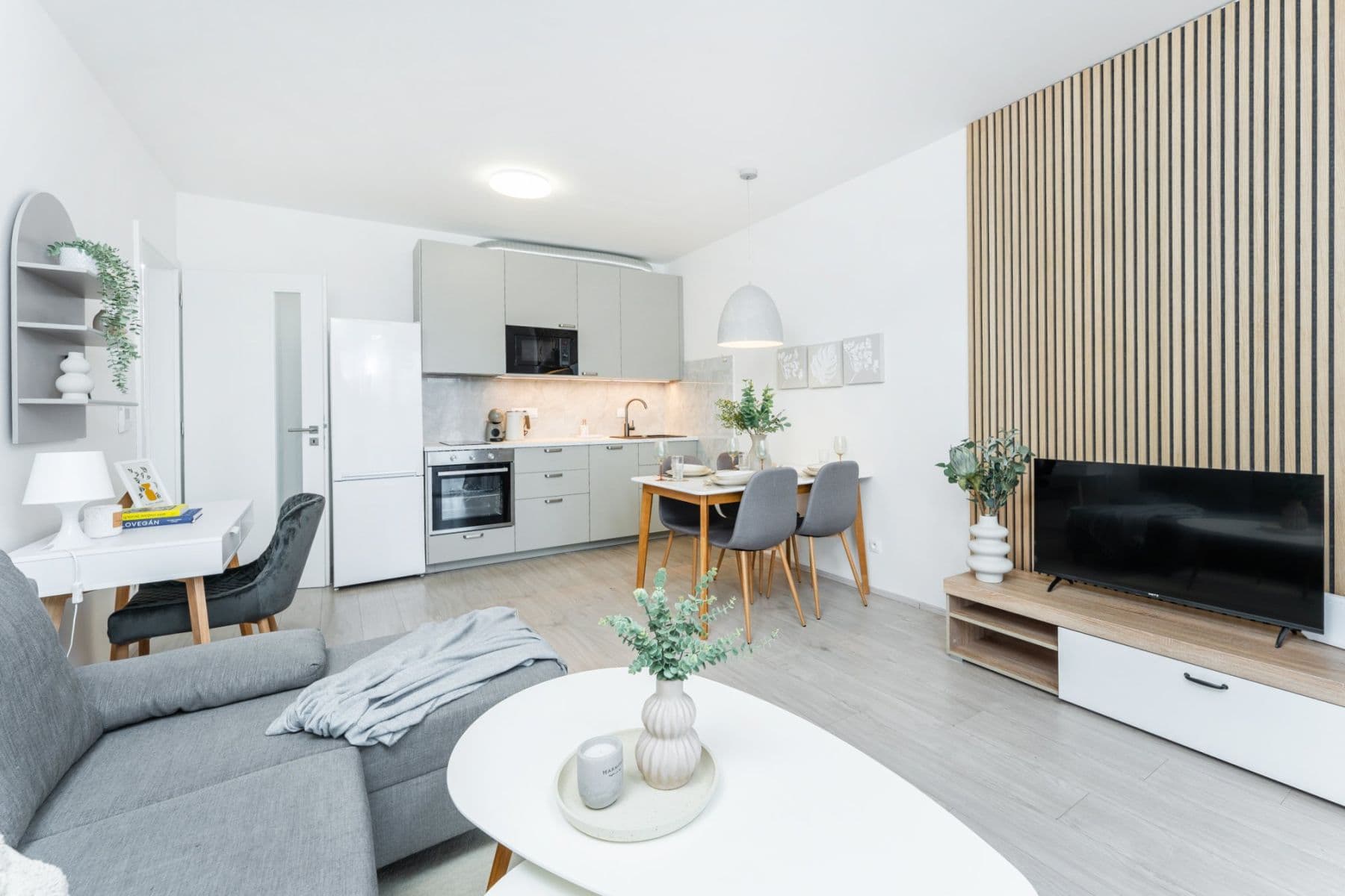 Prenájom bytu 53 m², V Háji, Praha, Praha Prenájom bytu 53 m², V Háji, Praha, Praha