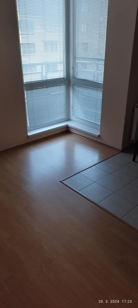 Prenájom bytu 1-izbový 42 m², Galvaniho, Ružinov, Bratislavský kraj Prenájom bytu 1-izbový 42 m², Galvaniho, Ružinov, Bratislavský kraj